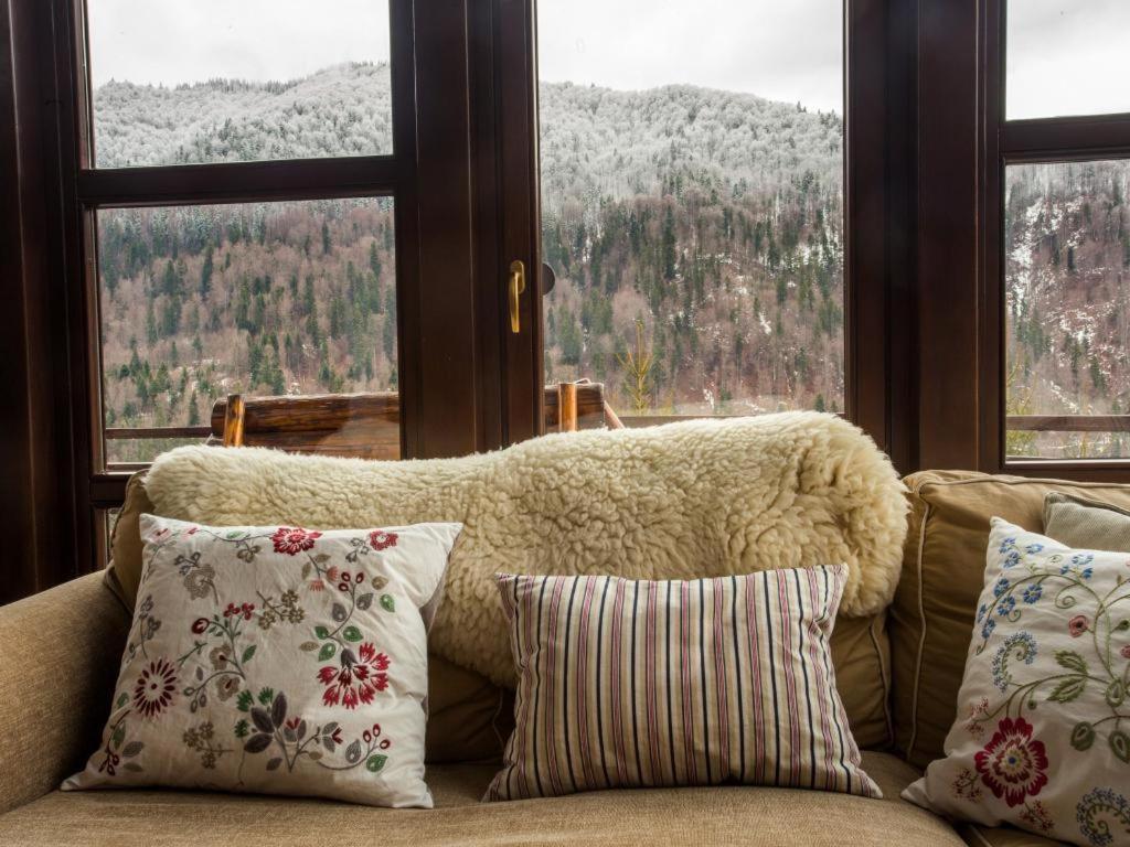 Вилла Casa Ferica Азуга Экстерьер фото