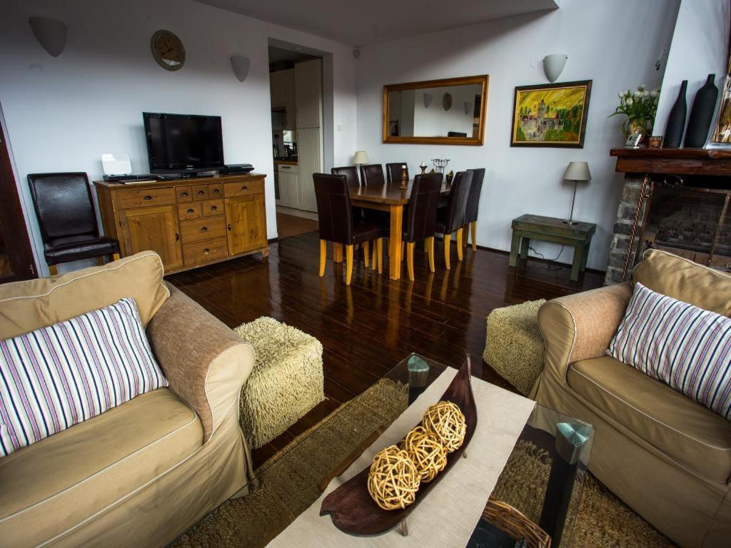 Вилла Casa Ferica Азуга Экстерьер фото
