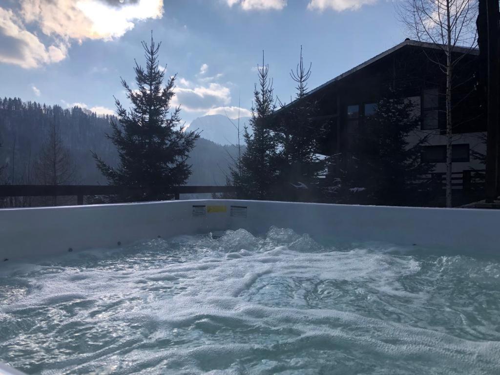 Вилла Casa Ferica Азуга Экстерьер фото