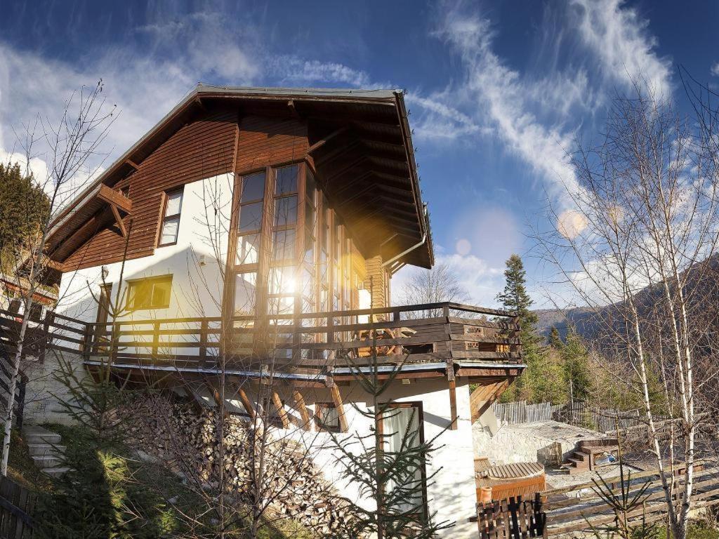 Вилла Casa Ferica Азуга Экстерьер фото